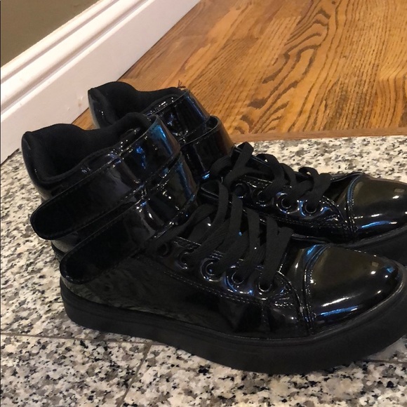 Shoes - Picture 2 of 2